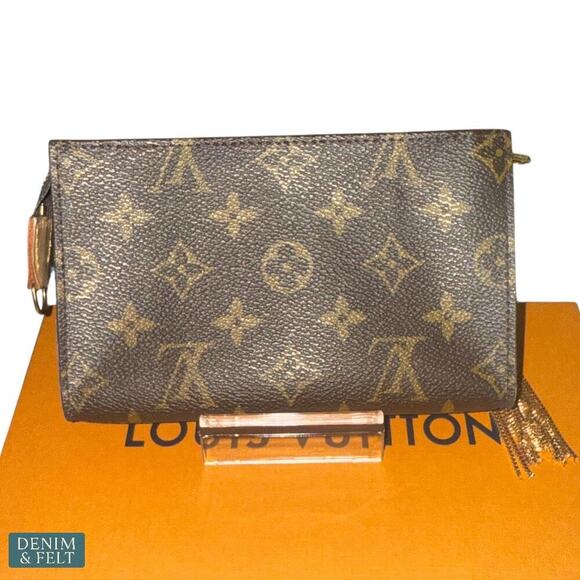 Louis Vuitton Bucket PM Monogram Canvas Pouch w/Tassel Charm Accessory SR1927 - Picture 2 of 15